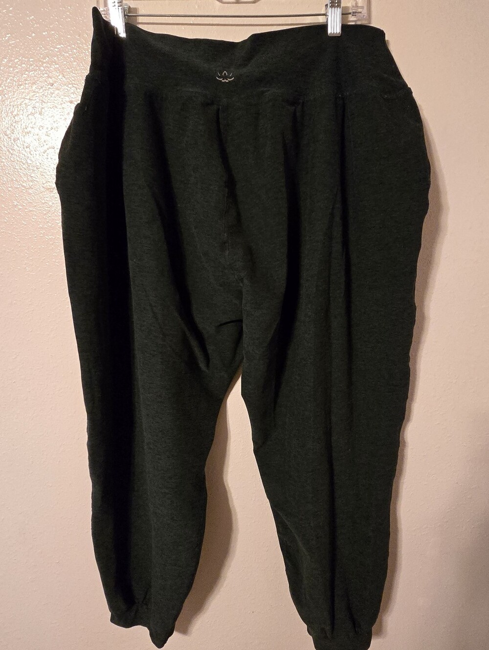 Beyond Yoga Dark Green Joggers Women's Plus Size 3X - Picture 4 of 8
